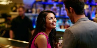 How to Meet & Talk to Women at the Bar | Inside Fearless