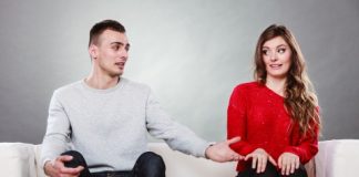 How to Stop Coming Off Weird When Approaching Girls