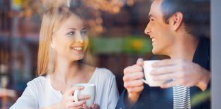 5 Ways to Tell if a Girl Likes You – Signs Women Are Attracted to You