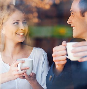 5 Ways to Tell if a Girl Likes You – Signs Women Are Attracted to You