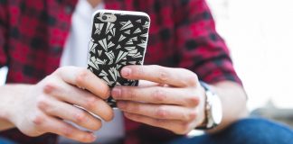 If She Didn’t Text Back, Is She Playing Hard To Get? | Fearless Q&A She Didn't Text Back