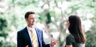 How Long Do You Keep Conversations Going when Approaching Women?