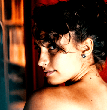 How To Hold Eye Contact female eye contact