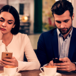 Women seem to get bored when on dates (1)