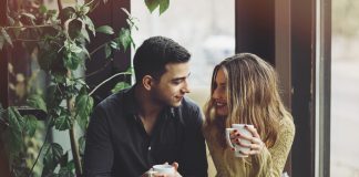How to Give Women Compliments so They Get Attracted to You Is she Flirting with You