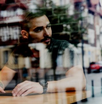 How to Meet Women in a New City