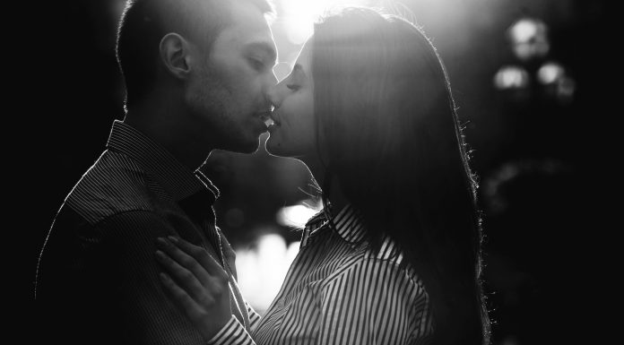 This is How Simple and Quick Connecting with Women Can Be