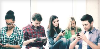 4 Simple Tips to Spend Less Time on Your Phone